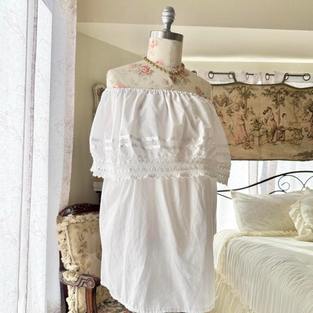 white cottagecore mini‎ off the shoulder dress